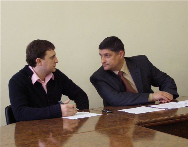 Абрамченко передумал быть беспартийным и "вступил" в ряды Партии Регионов