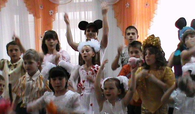 Белгород –днестровские милиционеры поздравили детей из приюта (ФОТО)