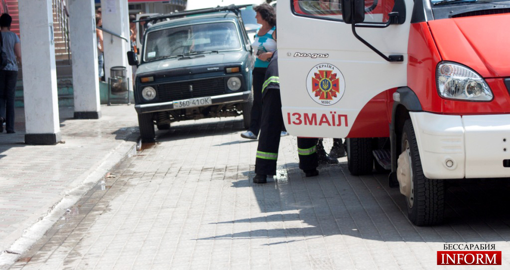 В центре Измаила пожарники предотвратили возгорание автомобиля!