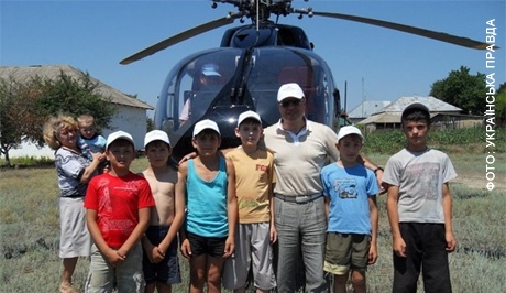 Регионал Игорь Плохой посещает своих избирателей на вертолёте! (фото, ВИДЕО)
