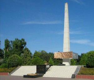 На Обелиске Славы в Ильичёвске будут высечены новые имена.