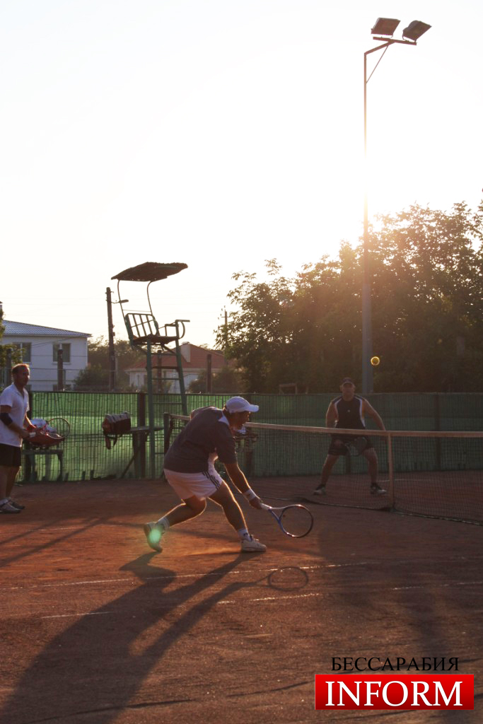 Измаил: Теннисный турнир ко Дню Конституции ФОТО