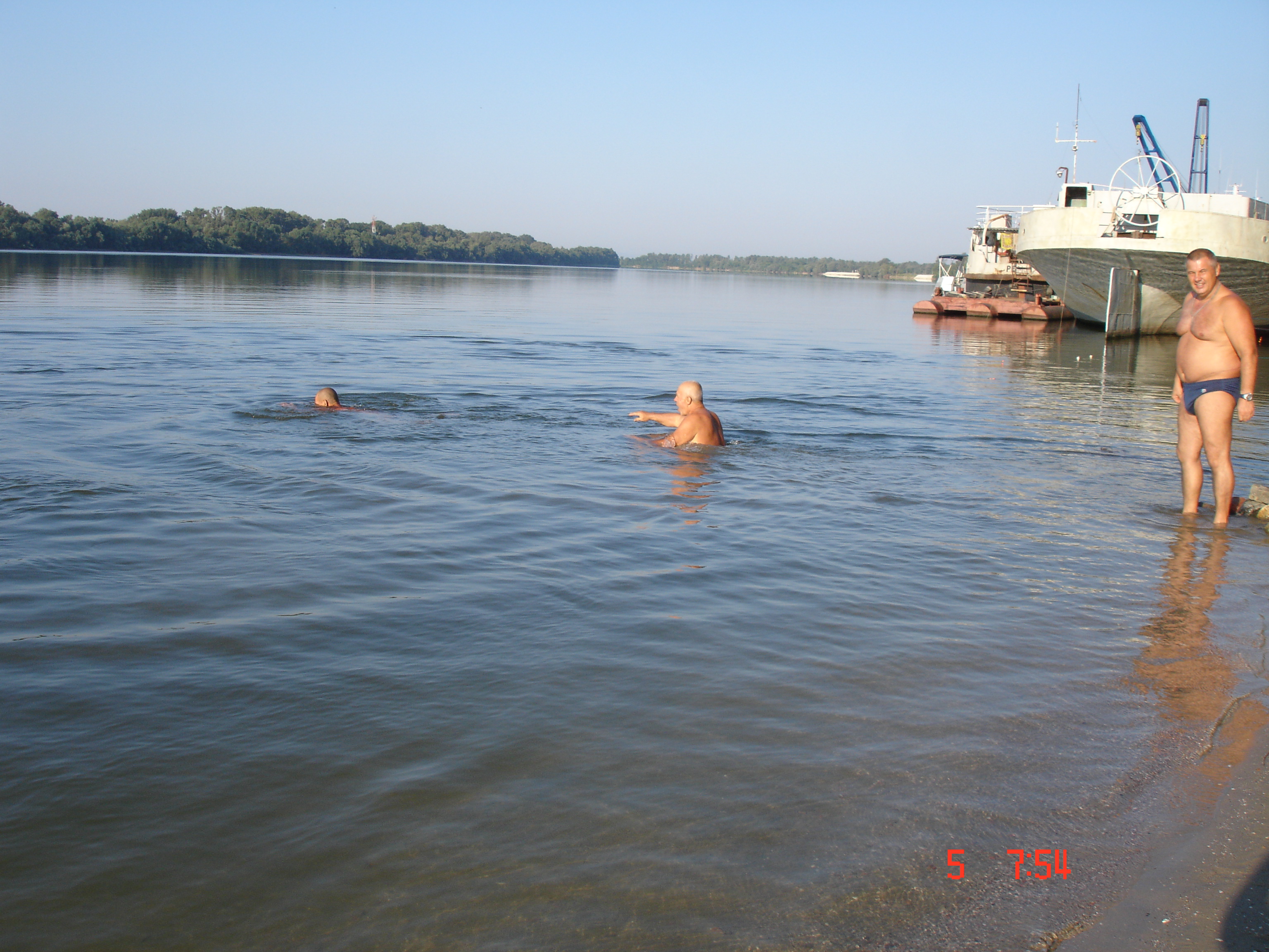 В Измаиле состоялся заплыв в рамках акции памяти Сергея Лошкарёва. ФОТО