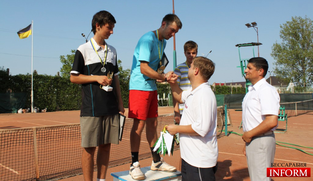 Измаил: Мэр наградил сильнейших в теннисном турнире. ФОТОрепортаж