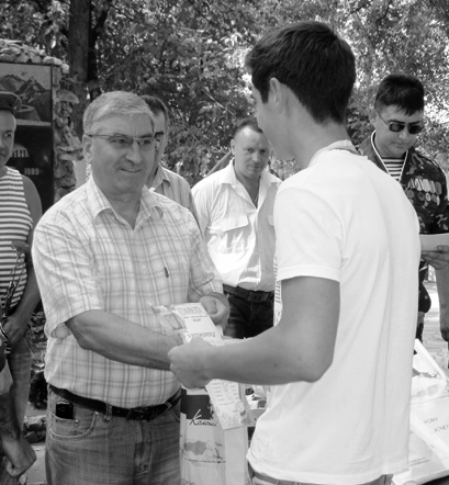 Арцизкий военный клуб при поддержке Ивана Плачкова наградил районную молодёжь.