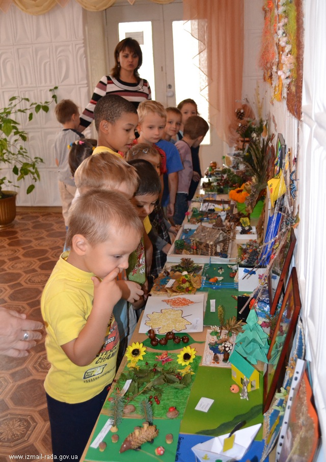 Измаил: В садике "Дельфиненок" прошла выставка ко Дню Школьника