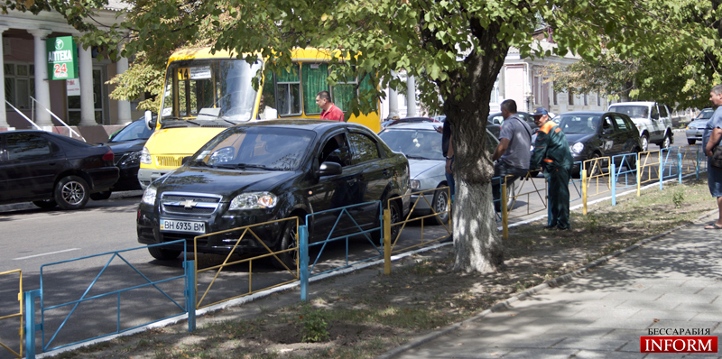 ДТП в Измаиле: В заторе перед светофором "Ниссан" догнал "Авео". ФОТО