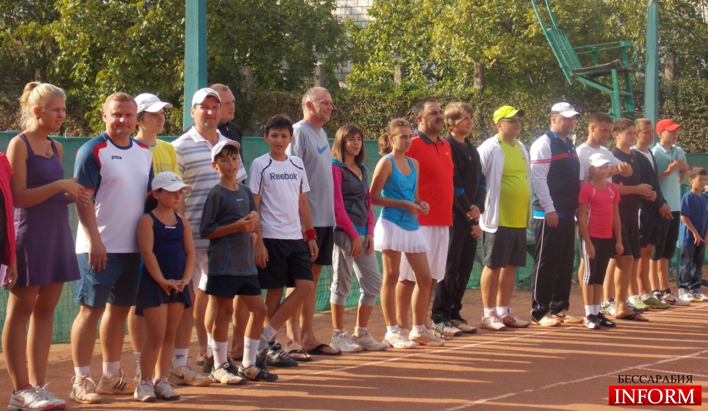 Измаил: Дружеский теннисный турнир объединил детей и взрослых! ФОТО, ОБНОВЛЕНО