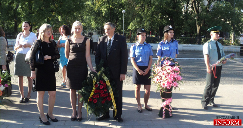 Измаил. Сегодня возложили цветы к памятнику Суворова А.В. (Фото, видео)