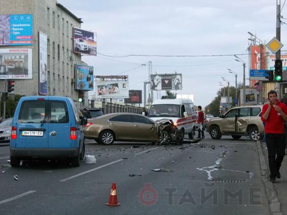 В Одессе произошло масштабное ДТП с участием 5-ти машин
