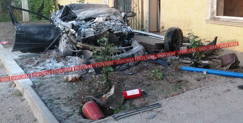 Страшное ДТП в Татарбунарах:"VW Passat" влетел в универсам. Есть жертвы! (фото, видео)