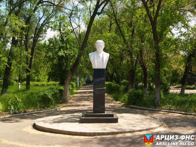 Памятник Тарасу Шевченко в Арцизе