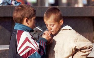 UKRAINE CHILDREN SMOKERS