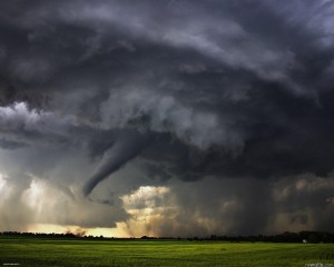 233050_tornado_-mmerch_-veter_-stixiya_1280x1024_(www.GdeFon.ru)