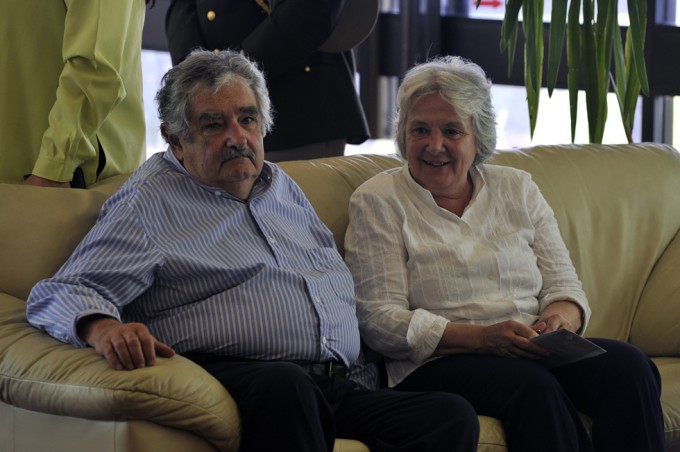 Jose-Mujica_Poorest-president-in-the-world-pixanews.com-8-680x452