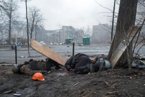 Киев, Украина. 20/02/2014Riots on Maidan square. Civilians killed by police with Kalashnikov. Более того, 25 might this morning.