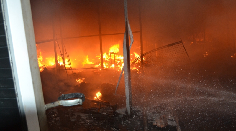 горят магазины на рынке Северный в Одессе