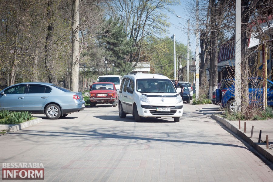 Фотофакт: пешеходную улицу в Измаиле захватили автомобилисты