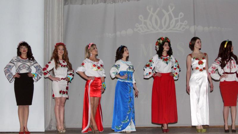 Сногсшибательные бессарабские красавицы: фоторепортаж с шоу-конкурса «Мисс Аккерман-2017»