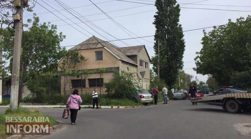 В Измаиле автомобиль влетел в здание жилого дома
