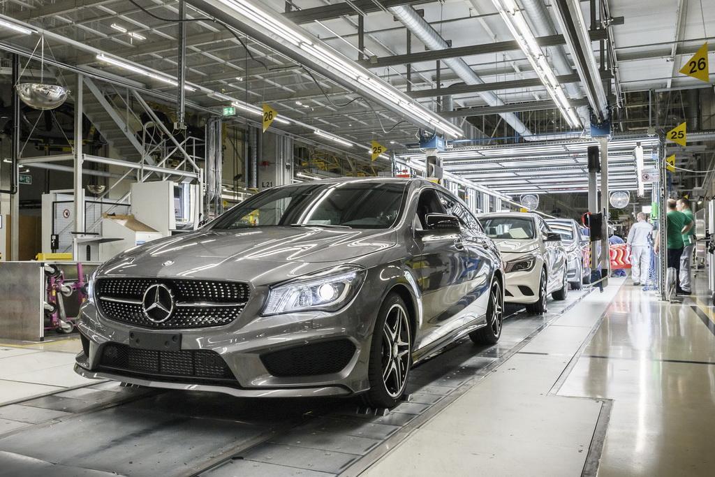 Репортаж с завода Mercedes-Benz.