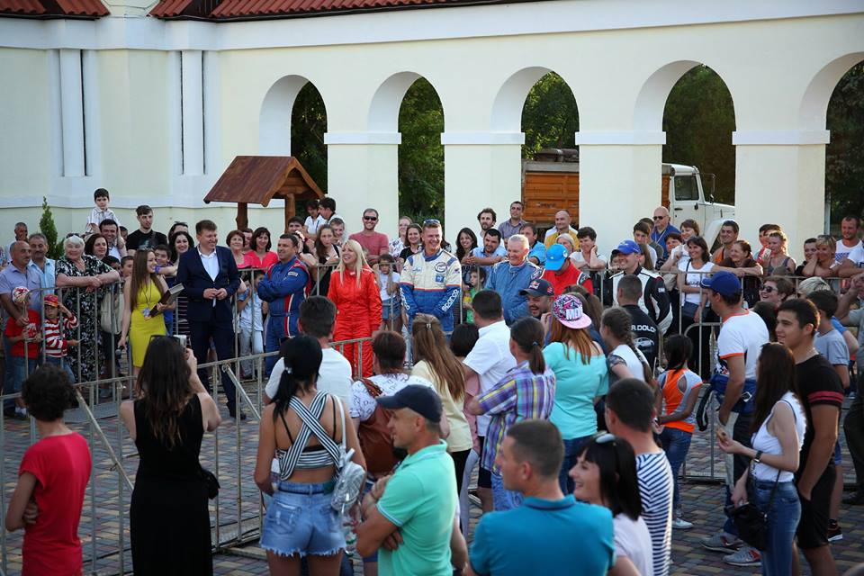 В Арцизе прошел колоритный этнофестиваль Artsyz Open Fest, по завершении которого стартовали гонщики мини-раллы Кубок Лиманов