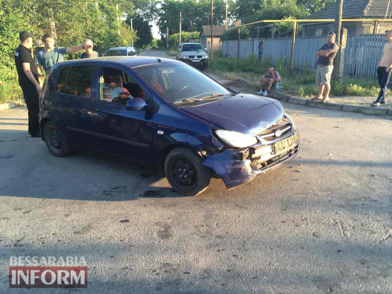 В Измаиле в результате столкновения двух автомобилей пострадала девушка