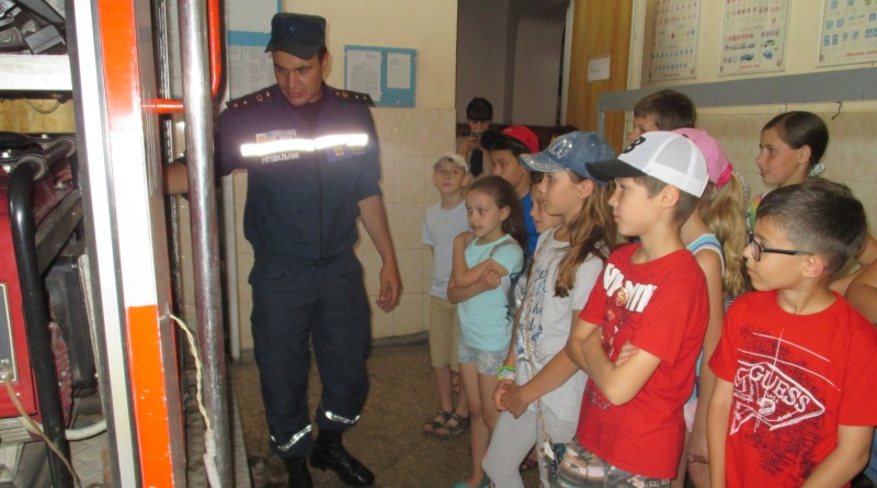 Измаильские школьники побывали в гостях у спасателей