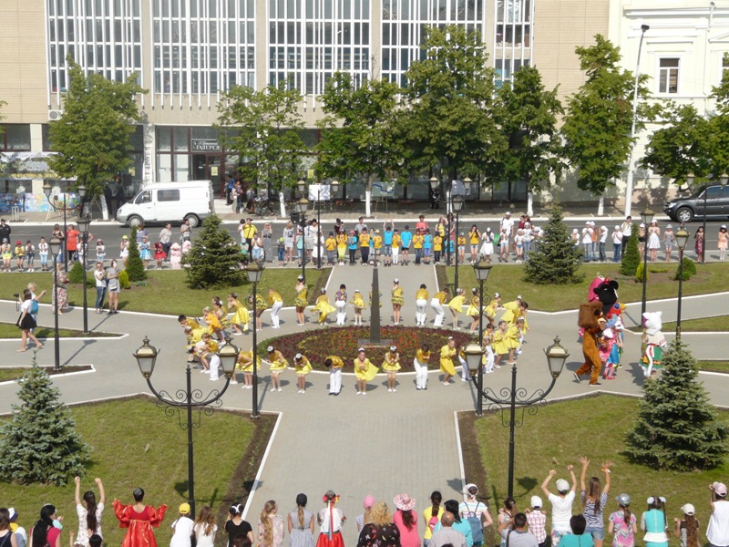 Праздник детства в Измаиле: зрелищный флешмоб, квест-игра и счастливые лица детей