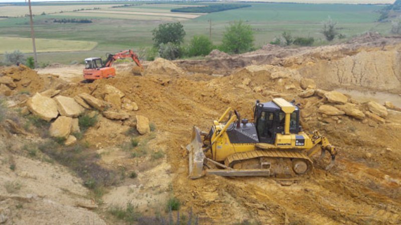 PM843image003 В Саратском районе выявили нелегальный карьер по добыче песчано-гравийной смеси