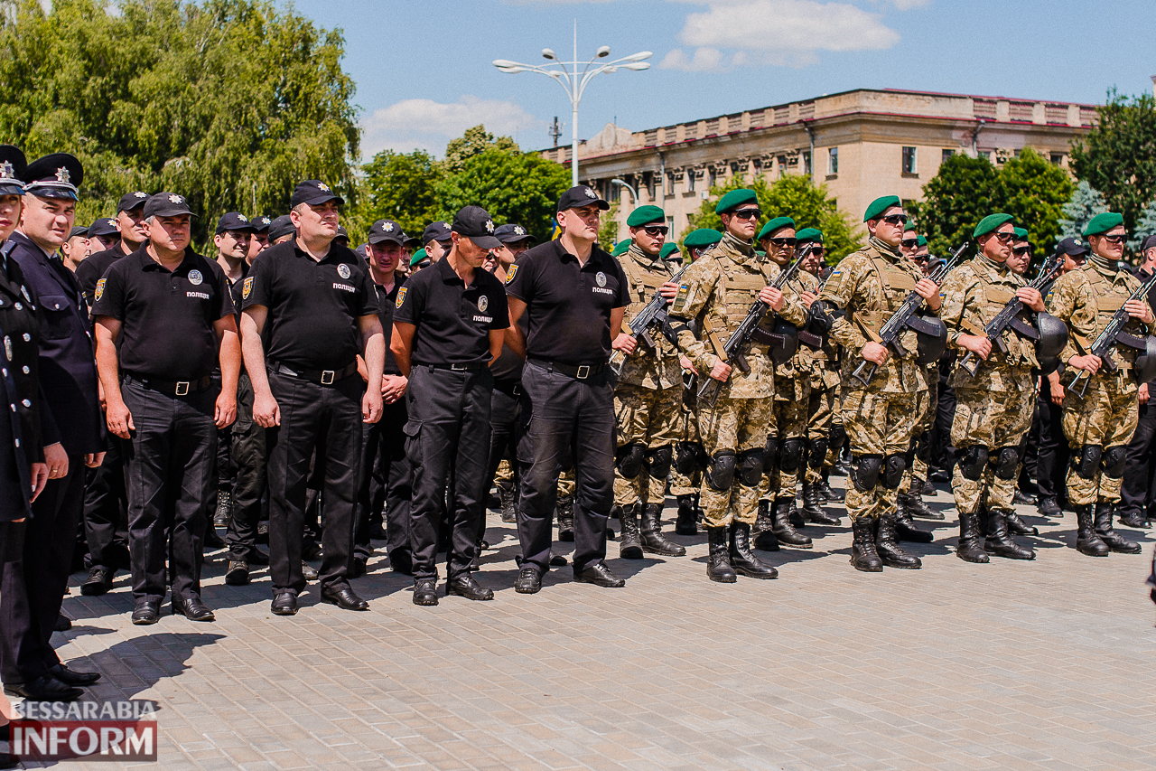Аваков в Измаиле вручил полицейским ключи от внедорожников и объявил о создании подразделения Нацгвардии.