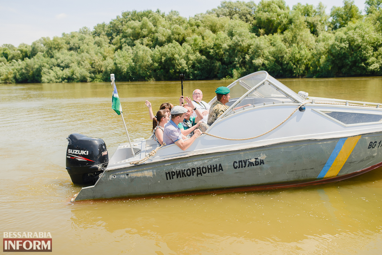 Журналисты Измаила посетили водную границу с Румынией и принимали поздравления с профессиональным праздником