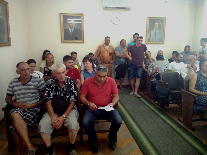 Пикет у стен мэрии в Измаиле: работники "Бессарабии-Агро" отстаивают свою будущую зону отдыха