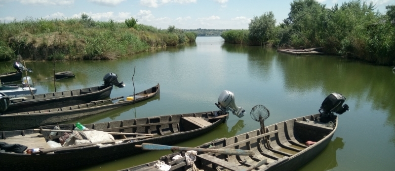 Рыбаки юга Одесской области в День рыбака веселились и ели бессарабскую уху
