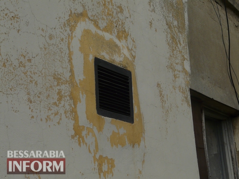 "Тут вам не конфетная фабрика": жилой квартал возле морга в Измаиле задыхается от трупного запаха