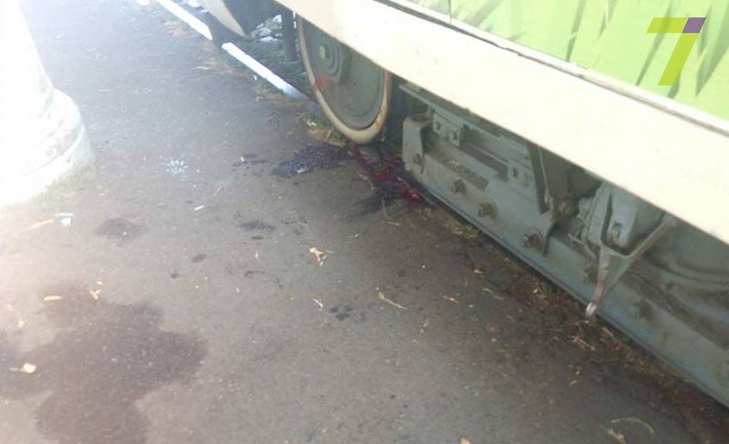 Сегодня утром в Одессе трамвай отрезал девушке обе ноги