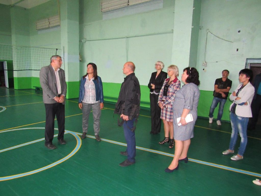 В Белгород-Днестровском мэр лично изучала проблемы общеобразовательных и дошкольных учреждений