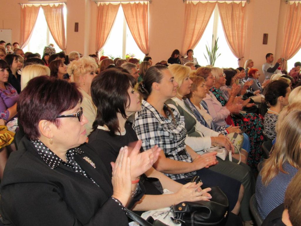 В Белгород-Днестровском торжественно поздравили работников образования