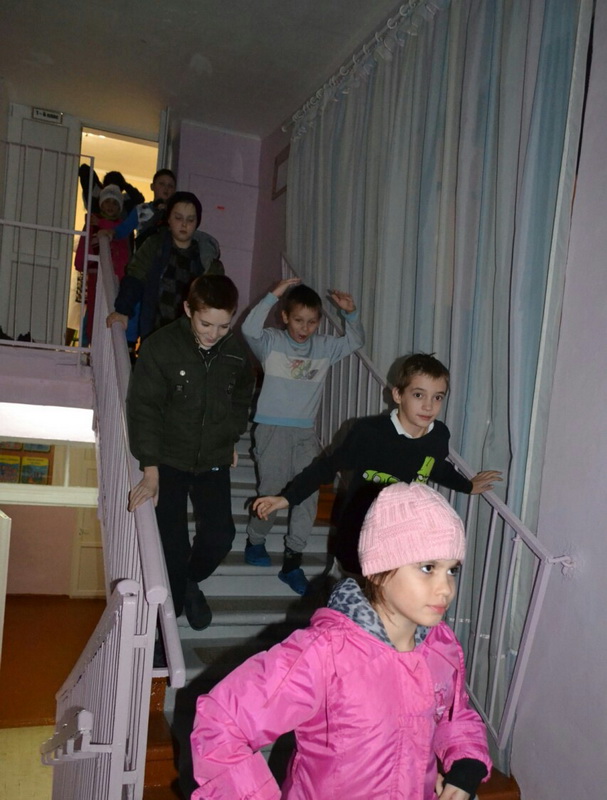 Белгород-днестровские спасатели совместно с педагогами школы-интерната провели тренировочную эвакуацию детей
