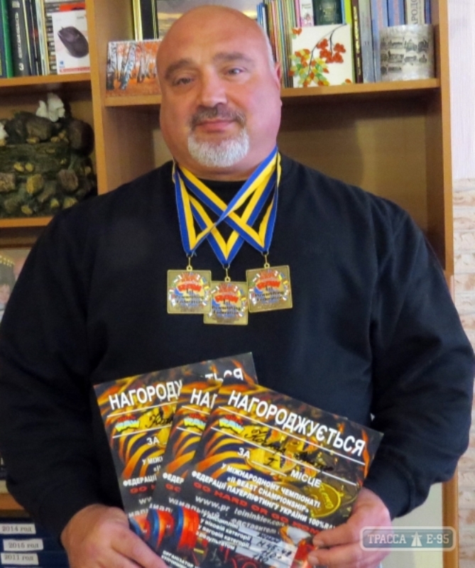 Бессарабский священник-тяжелоатлет побил новый рекорд Украины