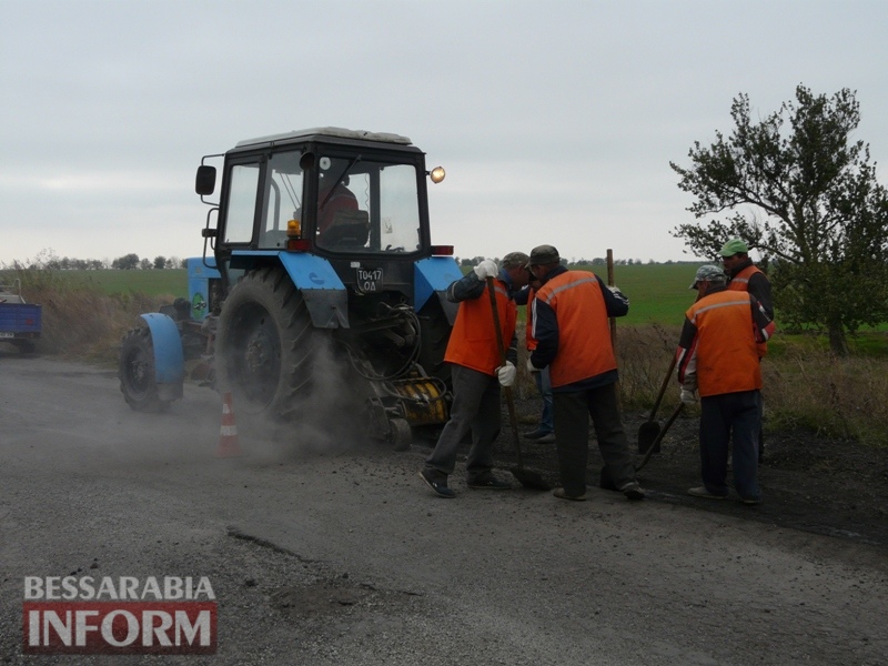 Дорожники ремонтируют дорогу на подъезде к самой крупной деревне Измаильского района