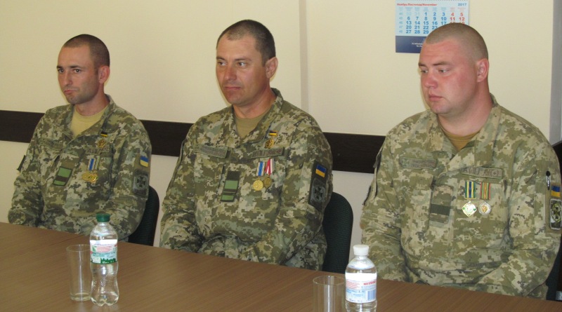 Измаильских пограничников, получивших ранения в зоне АТО, наградили знаками отличия Президента Украины