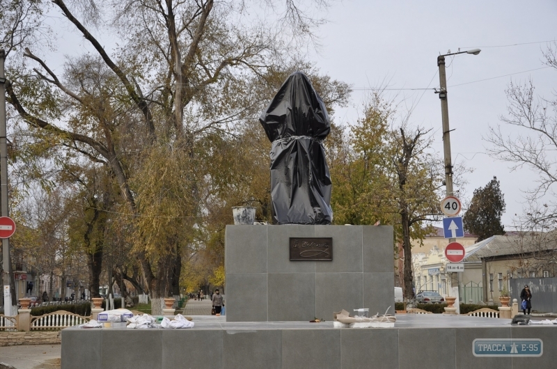 В Болграде появился мраморный Кобзарь