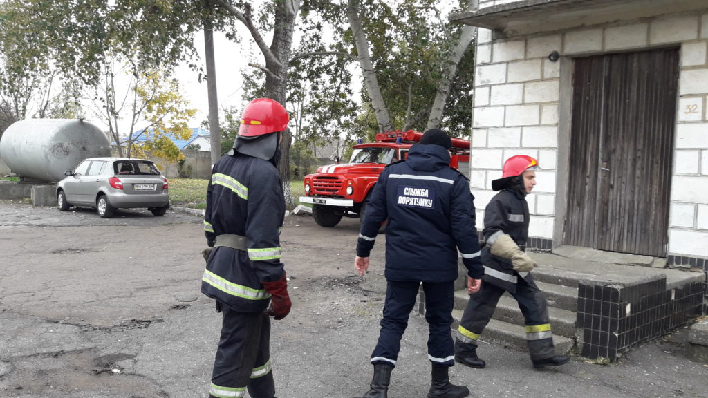 Измаильские спасатели отрабатывали с сотрудниками «инфекционки» действия в случае возникновения пожара