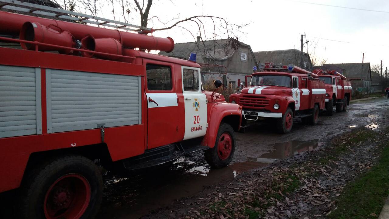 Измаильские спасатели сражались с огнем в частном секторе.