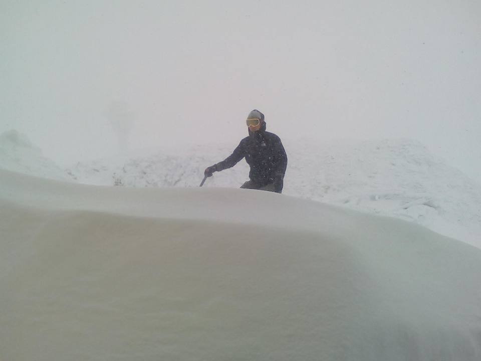В Карпатах местами уже намело 1-2 метра снега.