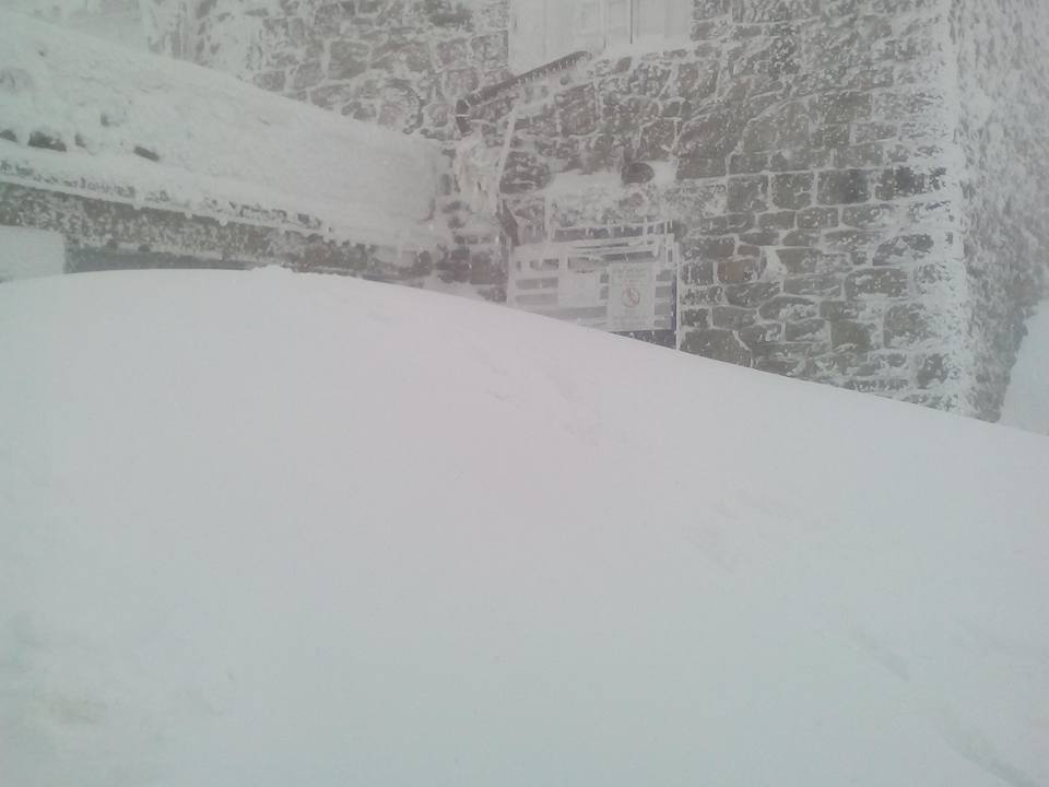 В Карпатах местами уже намело 1-2 метра снега.