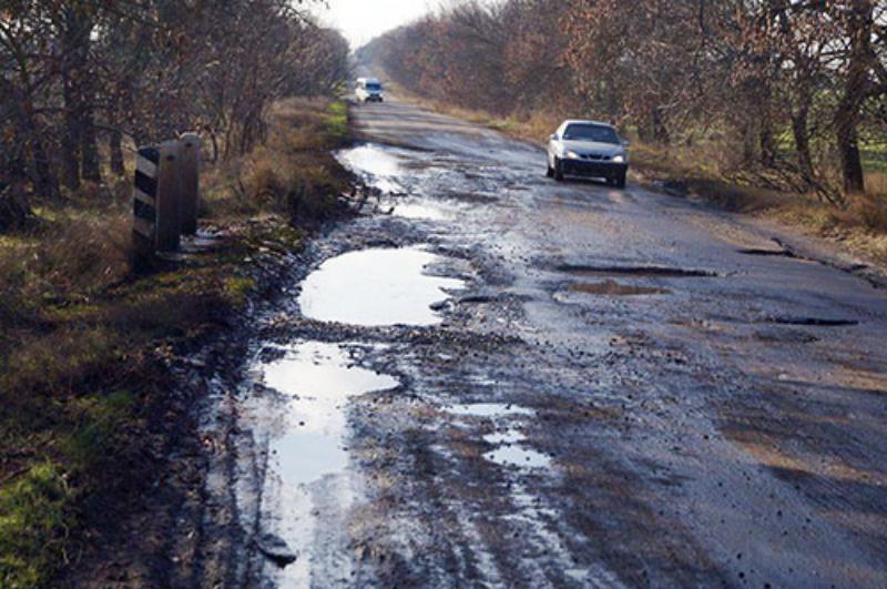 Депутаты Болградского райсовета просят внести в областной бюджет 2018 года средства для ремонта автодорог в районе