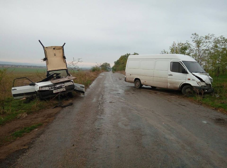 В Арцизском районе в результате лобового столкновения двух автомобилей скончался молодой водитель