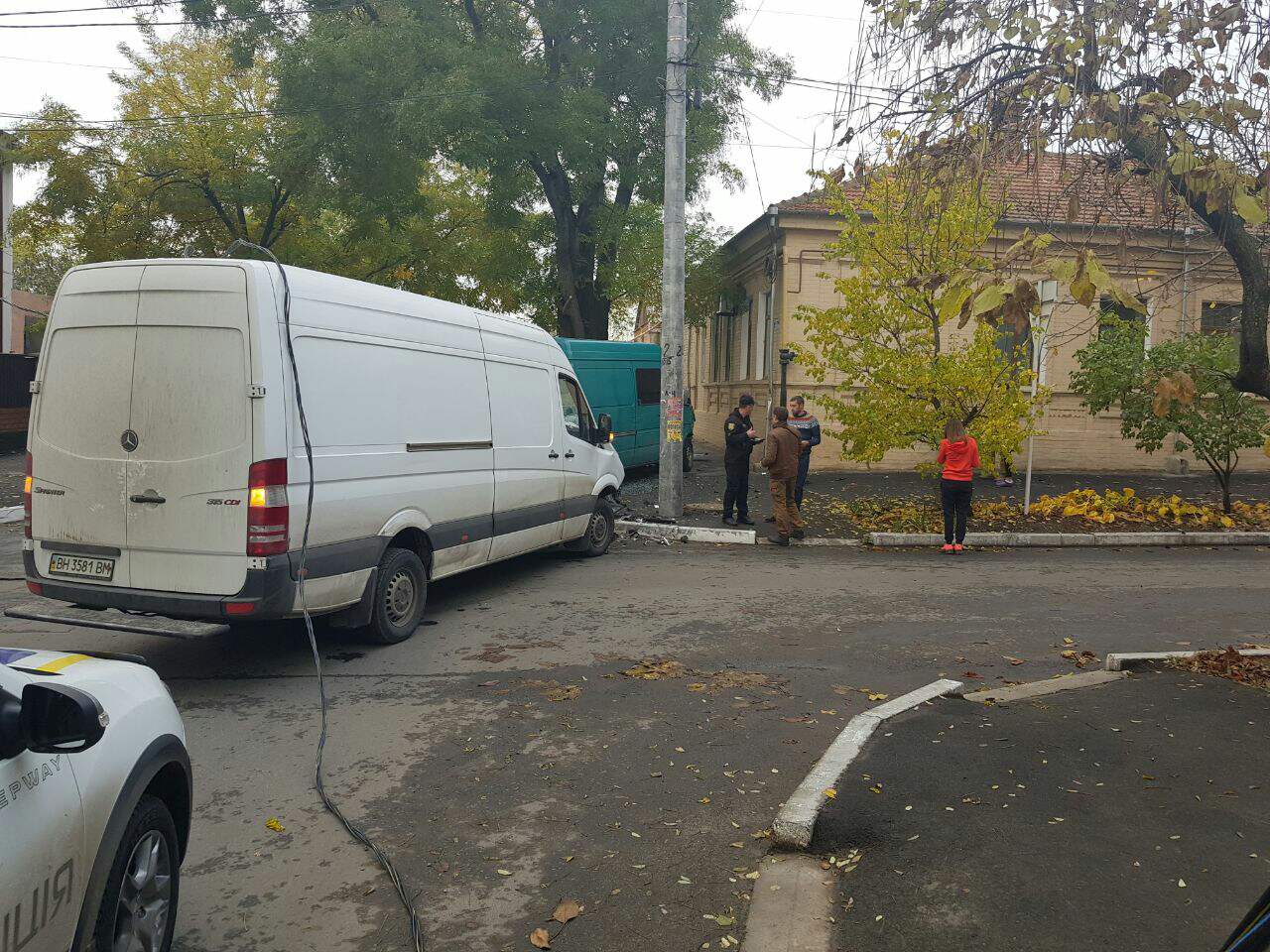 В Измаиле в результате ДТП микроавтобус вылетел на тротуар